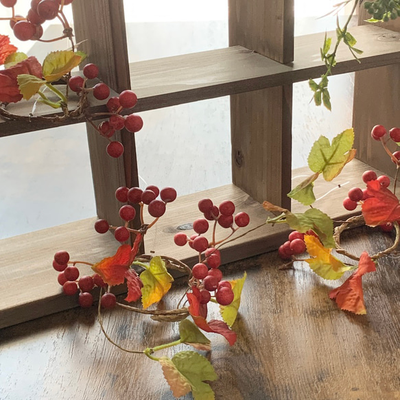 クリスマス　オーナメント　サンキライ　赤い実　アーティフィシャルフラワー　造花　リース　ツリー　飾り　プレゼントに添えて 3枚目の画像