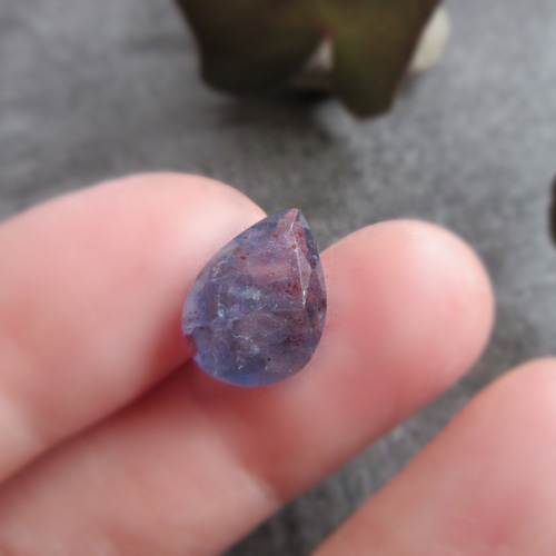 13×9.5mm「ブラッドショットアイオライトサンストーン」ファセットペア