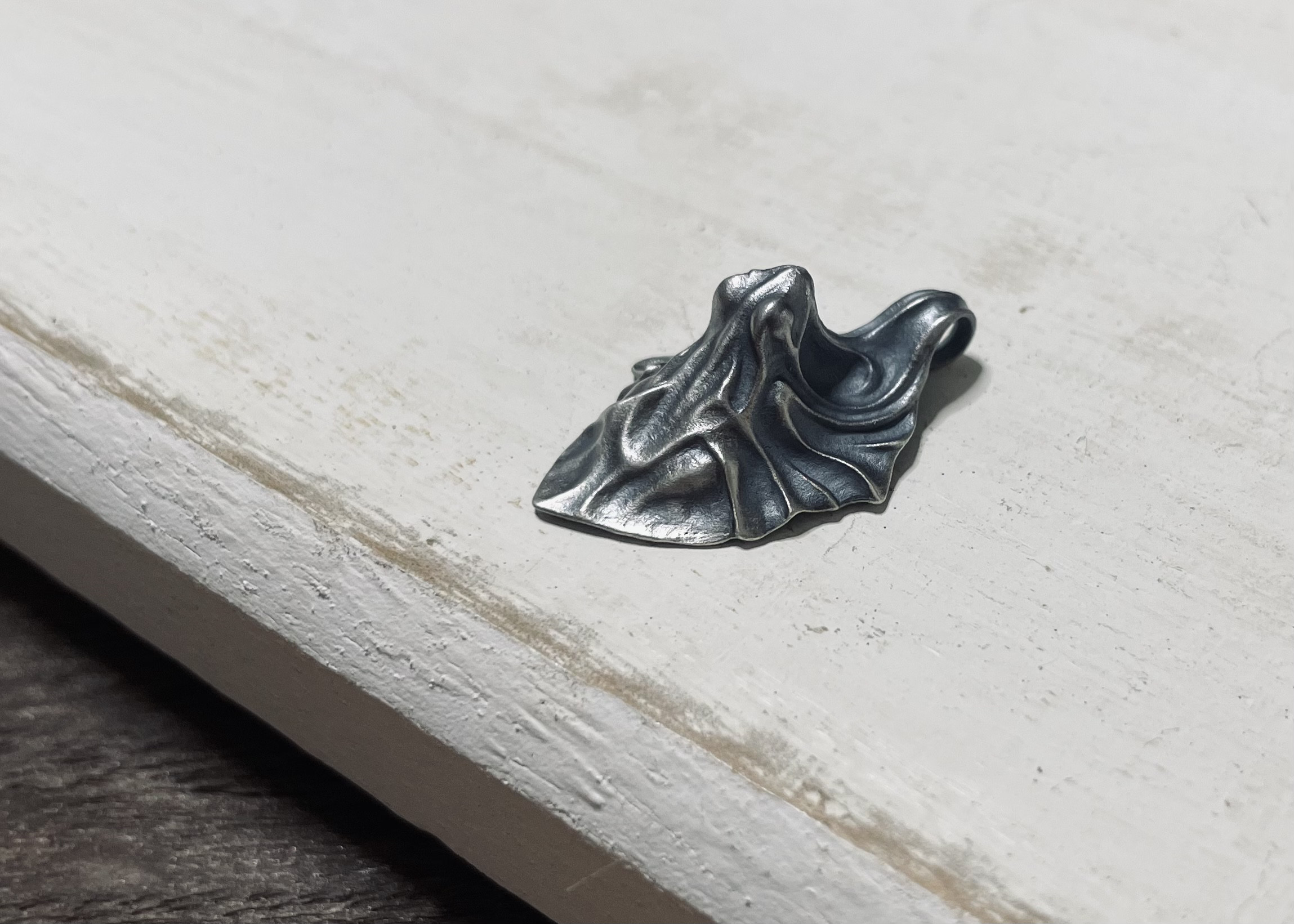 【ペンダント】衣の中の蛙