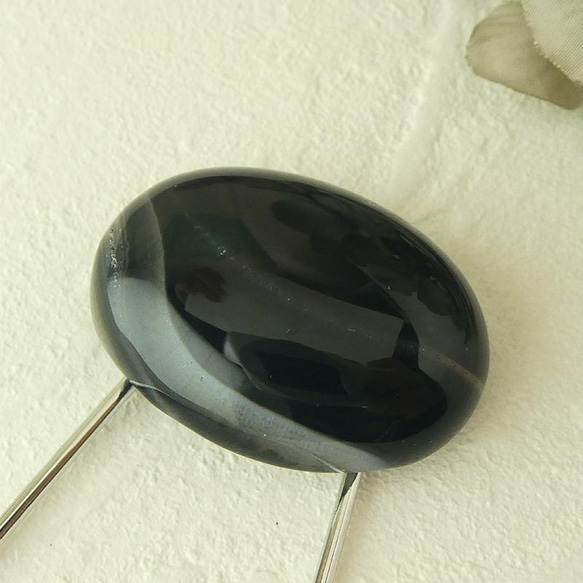 楕円天然石ブローチピン-5.「モノトーン系」　大粒天然石　天然石ブローチ　金具シルバー　各一点もの　可愛い　目立つ 9枚目の画像