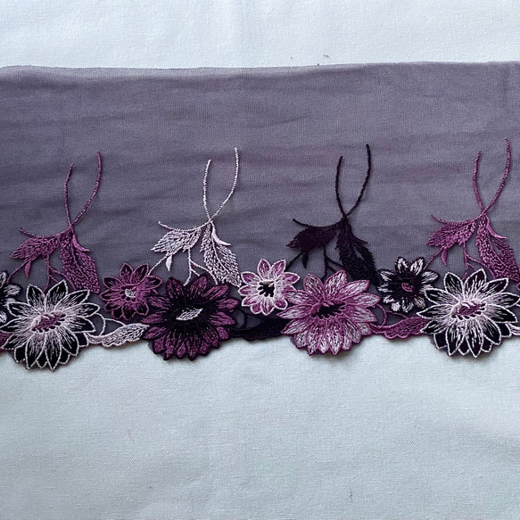 1m 広幅 美しい 花 フラワー 刺繍 チュールレース パープル系 BK231001 ハンドメイド 手芸 素材 3枚目の画像