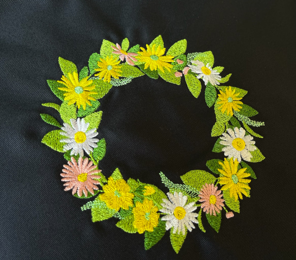 ＼華やぐお花リース刺繍／レッスンバッグ|リバティ|名入れ|刺繍|女の子|私立|お受験|キルティング|お道具|幼稚園 3枚目の画像