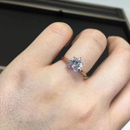 newデザイン】可愛いハートモアサナイト リングK18YG