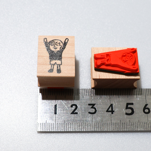 ばんざいマカロンくん＊20mmx26mm＊ラバースタンプ＊R894 はんこ