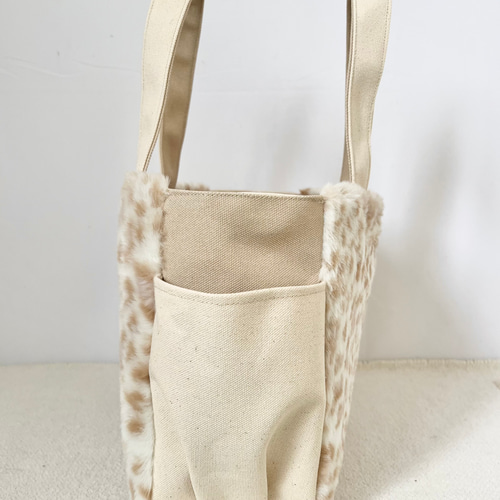 Mサイズ】雪豹柄ボア バッグ 手提げ トートバッグ akaneko サイド