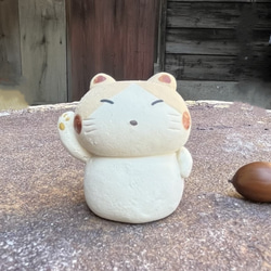 招きねこ　右（茶トラ）　Ｏ-425-A　陶製/Lucky cat/招財貓/Glückliche Katze/भाग्य 1枚目の画像