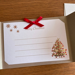 2023年新柄入荷！イタリア製　品のある、大人のクリスマスカード！『エンボス加工　きらきら箔押し　ツリー』～リボン付き⑥ 4枚目の画像