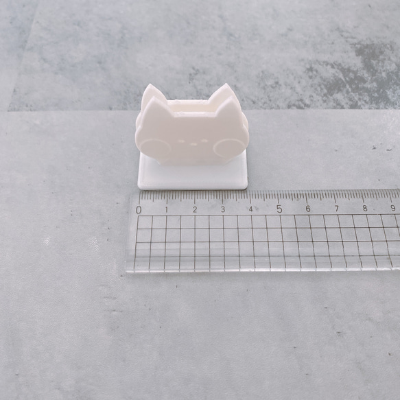 極小！？小さい猫　まな板立て　白色　磁石付き　キッチン用品　かわいい　ネコちゃん 6枚目の画像