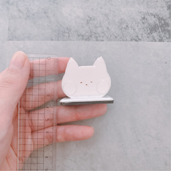 極小！？小さい猫　まな板立て　白色　磁石付き　キッチン用品　かわいい　ネコちゃん 8枚目の画像