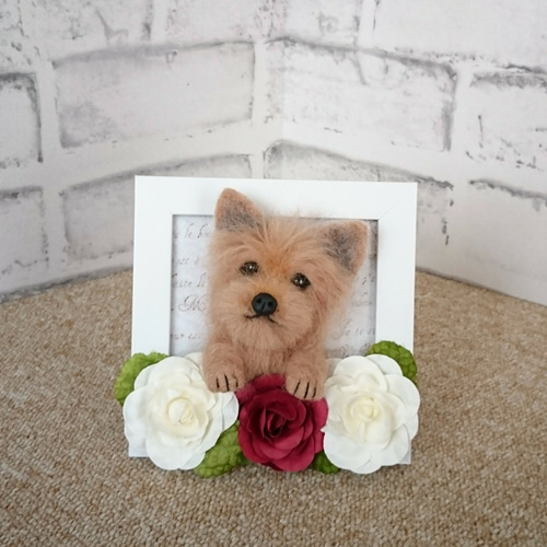 羊毛フェルト ヨークシャーテリア ☆ 花フレーム 羊毛フェルト ☆リス  