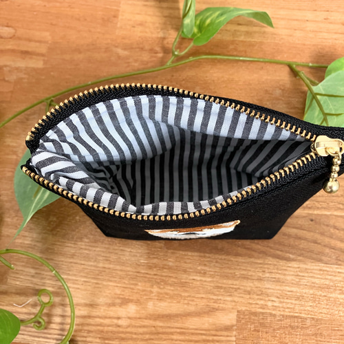 刺繍ポーチ〈柴犬/ベージュ・ブラック〉 ポーチ Lima Lima〜海辺の手