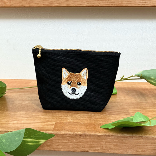 ハンドメイド刺繍ひょっこり黒柴犬ミニリュック型ポーチ