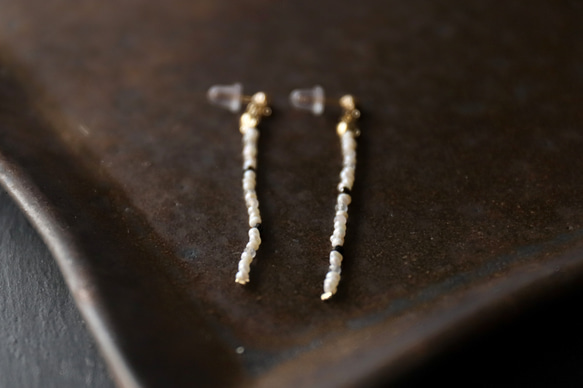 蠕蟲（月光石、黑色尖晶石）耳環 [14kgf]/耳環 (#1094/#1095) 第7張的照片