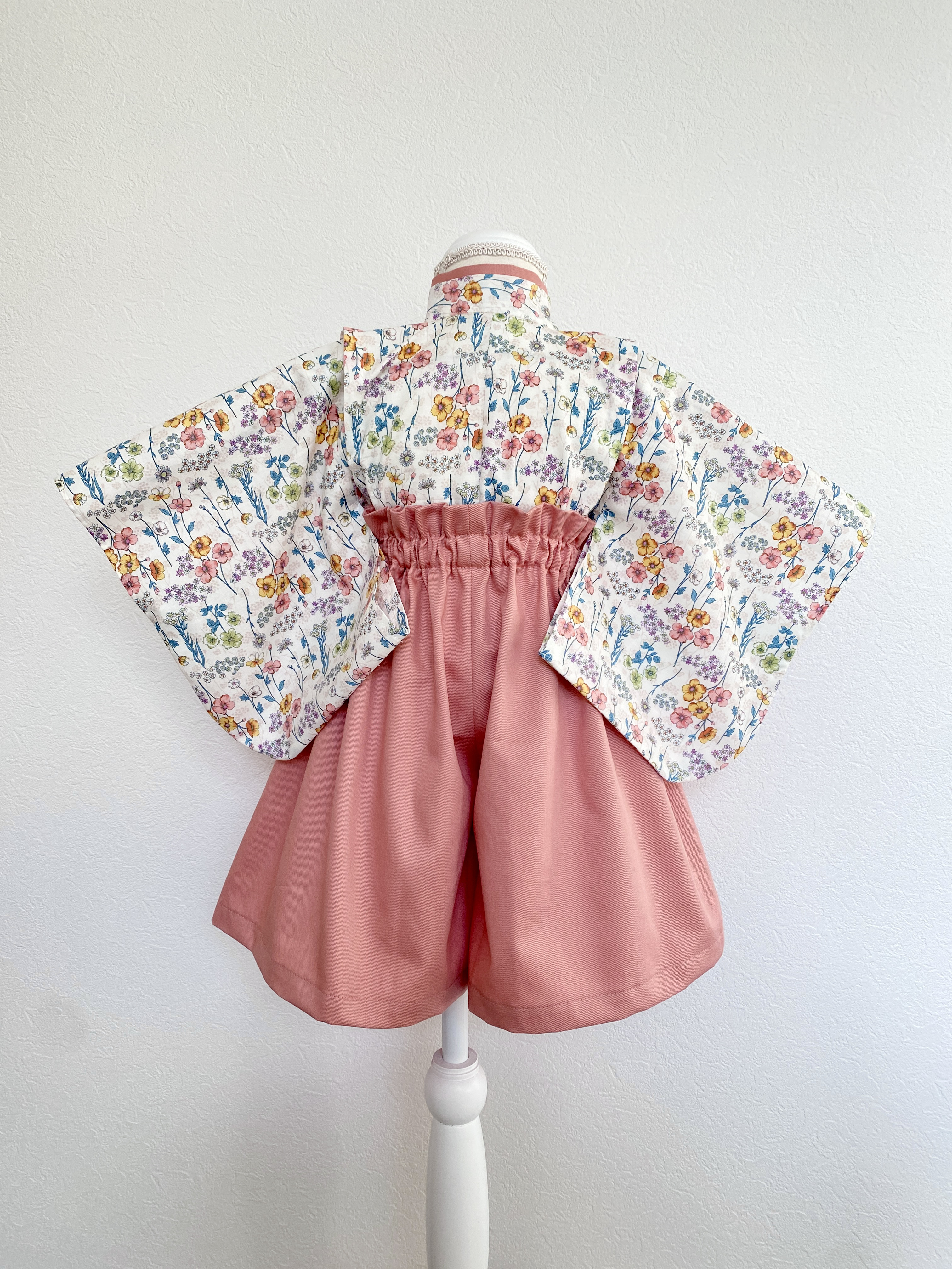 【受注生産✨送料無料】ベビー・キッズ袴＊ボタニカル柄オフホワイト×ピンク＊