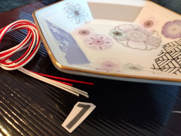 優しい和食器シリーズ 【和花柄の六角小皿】 4枚目の画像
