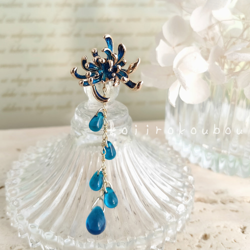 青い彼岸花のイヤーカフⅣ イヤーカフ koiirokoubou 通販 16688492