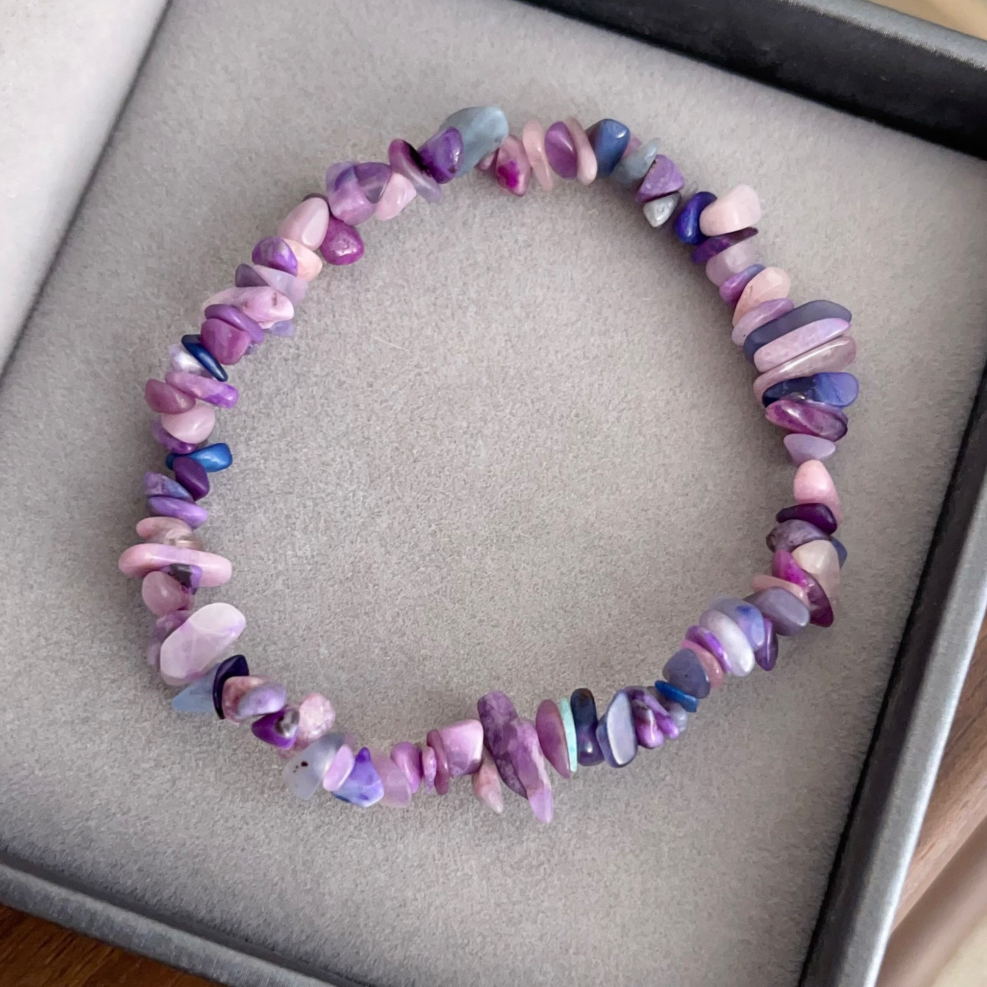 天然無処理　スギライト  細石ブレスレット No480