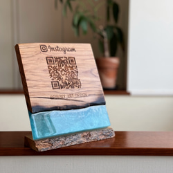 【送料無料】QRコードボード　ウッドレジンオーシャンアート　木製QRコードスタンド 1枚目の画像