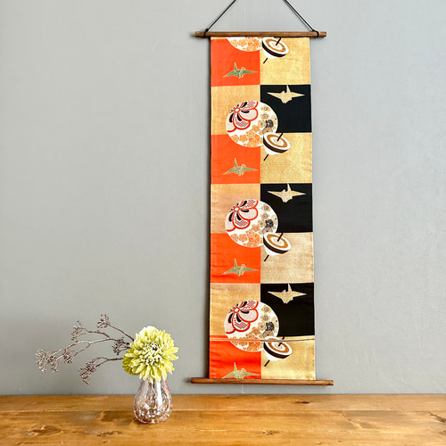 帯のタペストリー アンティーク 市松模様に駒と折り鶴 着物リメイク