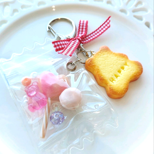 フェイクスイーツ♪くまさんの、たっぷり夢かわいいキーホルダー