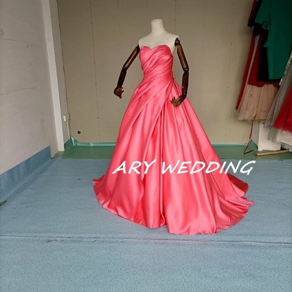 豪華！ベアトップ パーティードレス ピンク 光沢サテン プリン 憧れの  