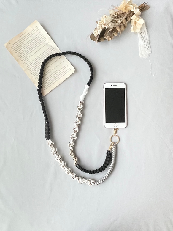 パラコードで作るスマホショルダーストラップ(モノトーン