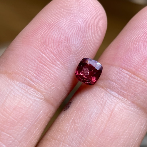 SR46 落ち着き緋色 ミャンマー産 天然 スピネル ルース 裸石 赤