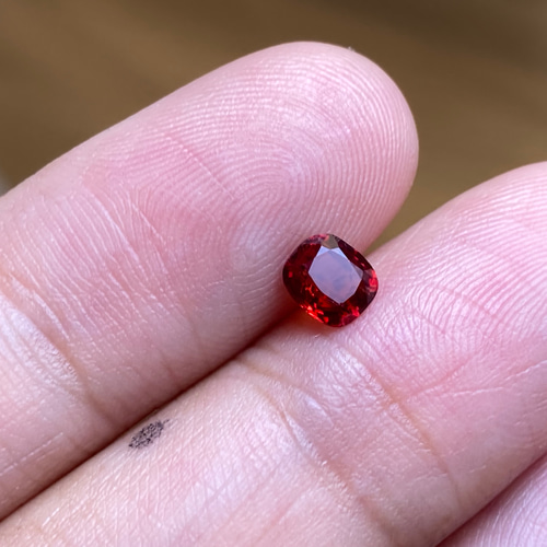 SR47 明るい レッド 赤 ミャンマー産 天然 レッドスピネル ルース 裸石 