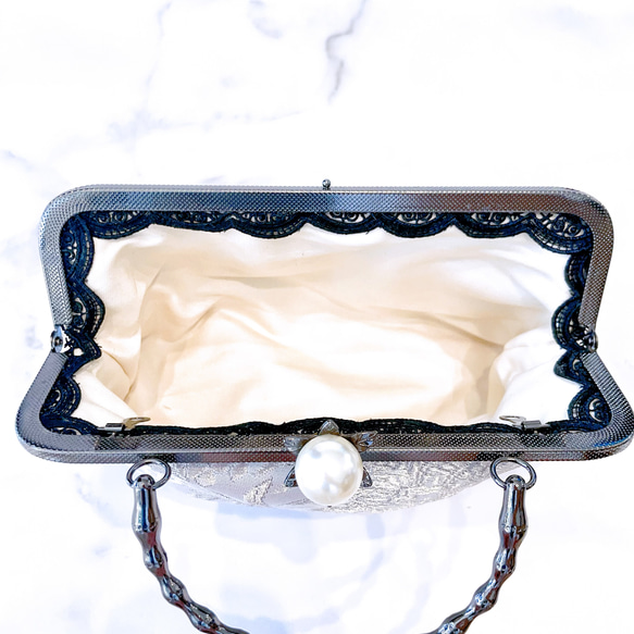 輝く本真珠加工帯！モノトーンメタルブラック♡格の高い濃密刺繍の最高級西陣帯地！人気シルバーホワイト系高級フォーマルバッグ 6枚目の画像