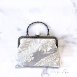 輝く本真珠加工帯！モノトーンメタルブラック♡格の高い濃密刺繍の最高級西陣帯地！人気シルバーホワイト系高級フォーマルバッグ 2枚目の画像