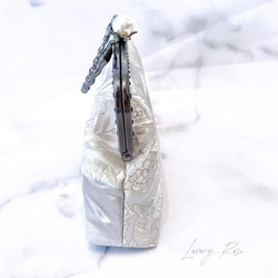 輝く本真珠加工帯！モノトーンメタルブラック♡格の高い濃密刺繍の最高級西陣帯地！人気シルバーホワイト系高級フォーマルバッグ 7枚目の画像