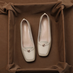 重宝いただけると思います♪ 本革 パンプス 美脚 靴 結婚式 二次会 パーティー オケージョン 大人可愛い 靴 革靴 4枚目の画像