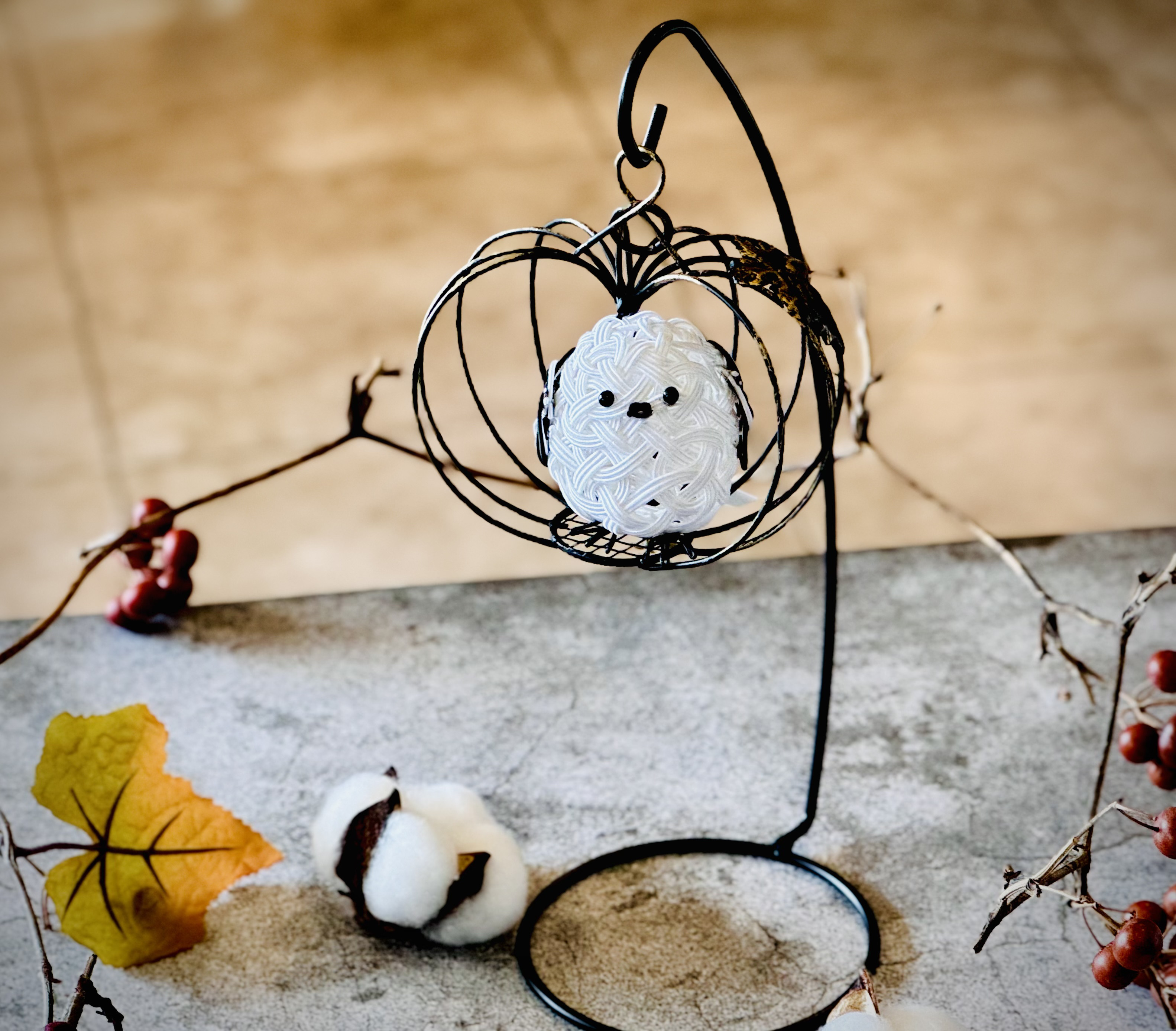 【再販】カボチャの鳥籠に入った水引シマエナガ 5,694円