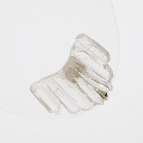 silver925　片耳用　水晶イヤリング　クォーツ　天然石　鉱石　鉱物　氷の結晶　カジュアル　個性的　卒業式　 3枚目の画像