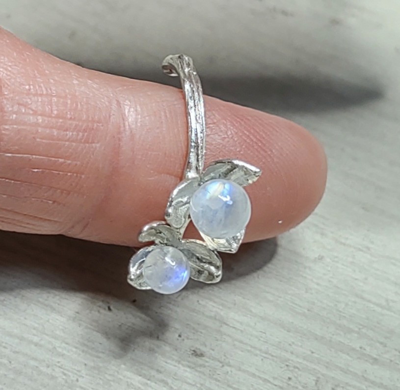 ツルウメモドキ2輪＊925イヤーカフ