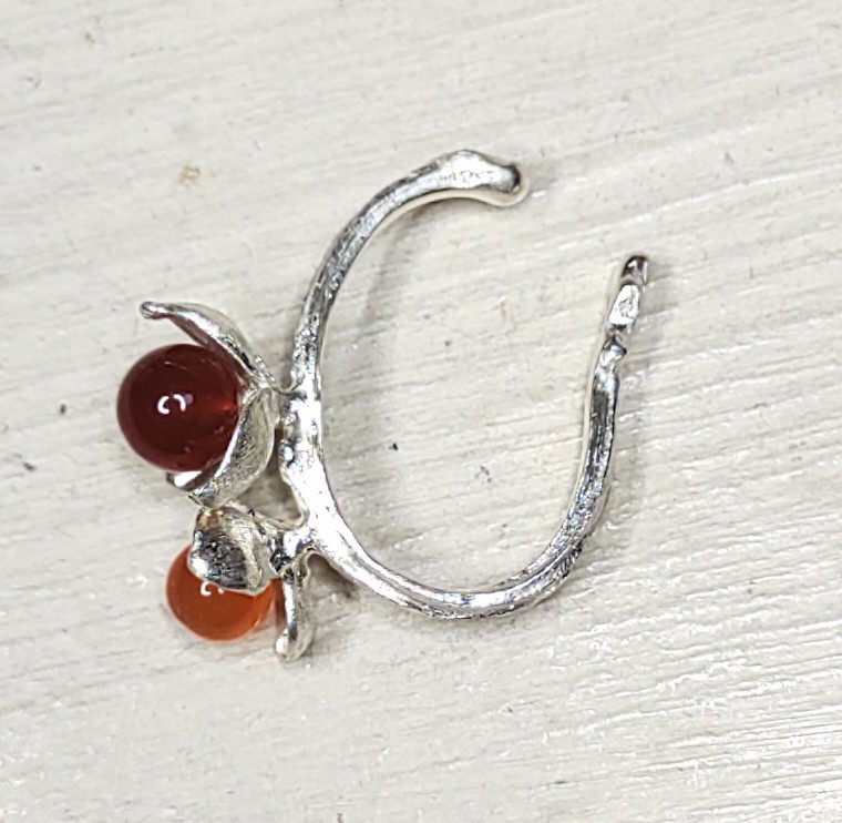 ツルウメモドキ2輪＊925イヤーカフ