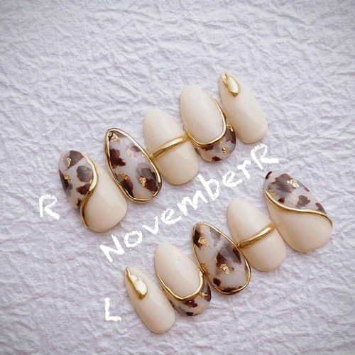 LA508☆白べっ甲×オフホワイトネイルチップ ネイルチップ（つけ爪  