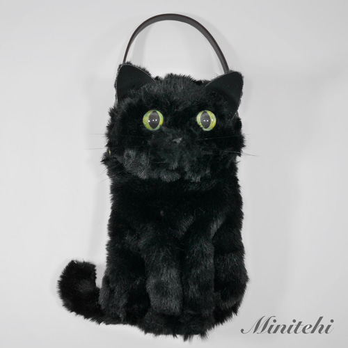 ぬいぐるみみたいな 猫のスマホポシェット ホルダー 黒ねこ 猫