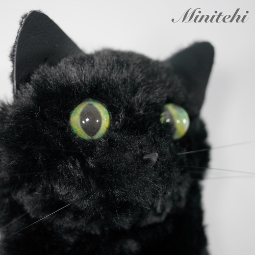 ぬいぐるみみたいな 猫のスマホポシェット ホルダー 黒ねこ 猫雑貨 猫