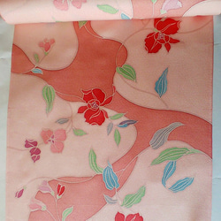 【正絹　洗い済】2つのピンクに広がる洋花の生地　約36.5×50～150ｃｍ　着物地　古布　和布　はぎれ 2枚目の画像