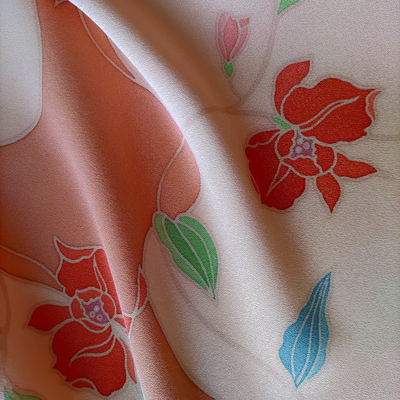 【正絹　洗い済】2つのピンクに広がる洋花の生地　約36.5×50～150ｃｍ　着物地　古布　和布　はぎれ 1枚目の画像