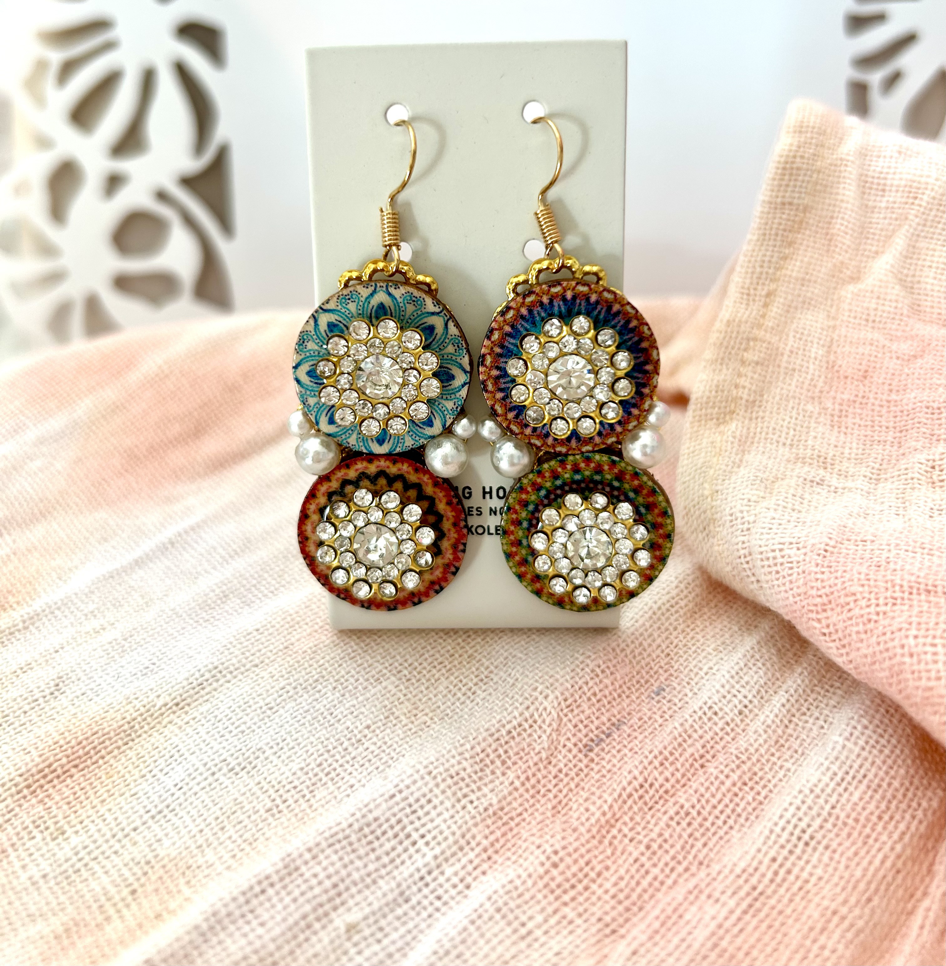 «341» ◤完売◢アシンメトリー*ビジュー耳飾り*