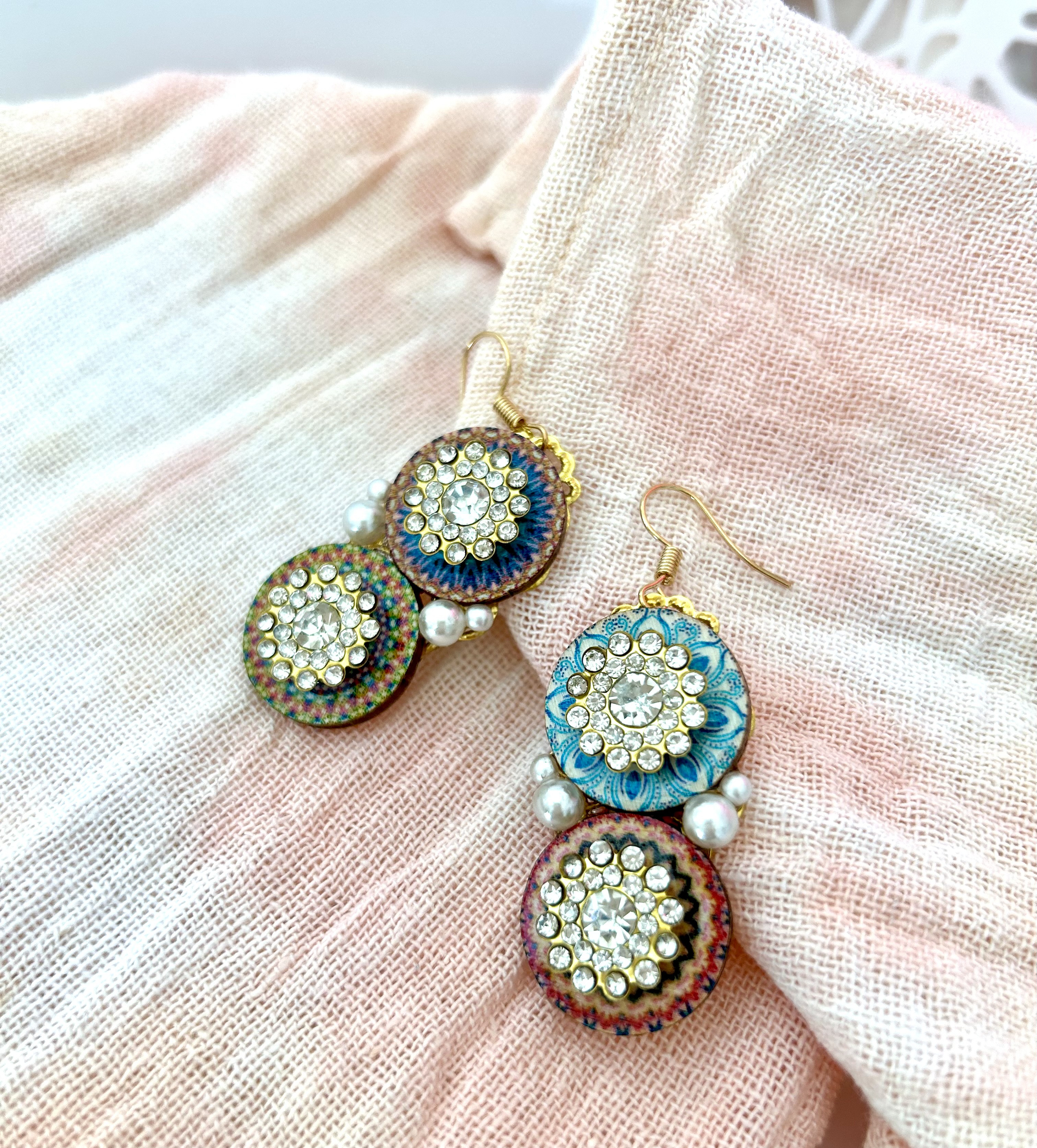 «341» ◤完売◢アシンメトリー*ビジュー耳飾り*