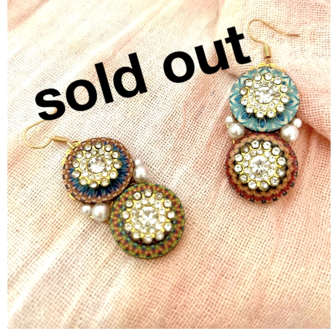 «341» ◤完売◢アシンメトリー*ビジュー耳飾り*