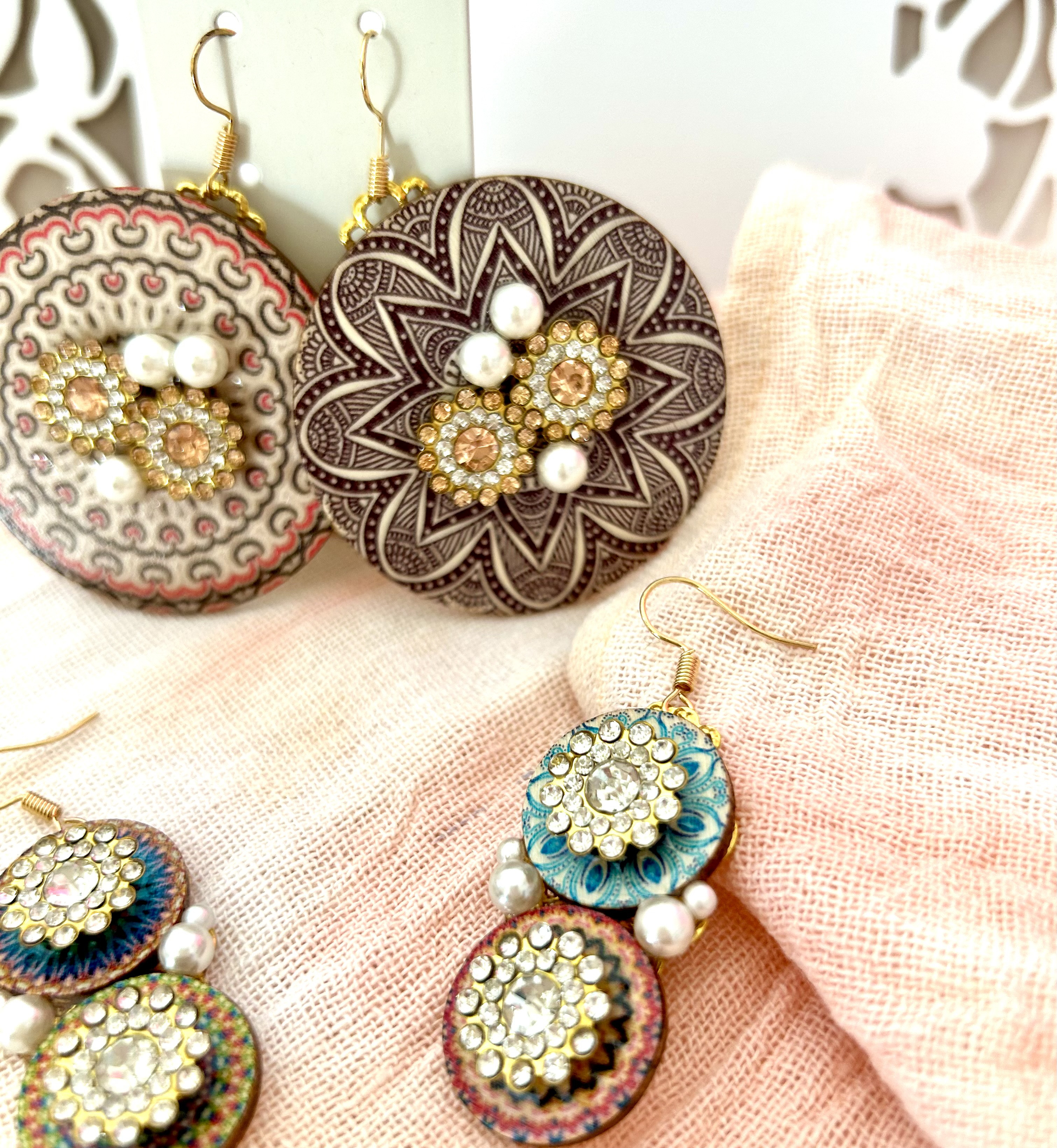 «341» ◤完売◢アシンメトリー*ビジュー耳飾り*