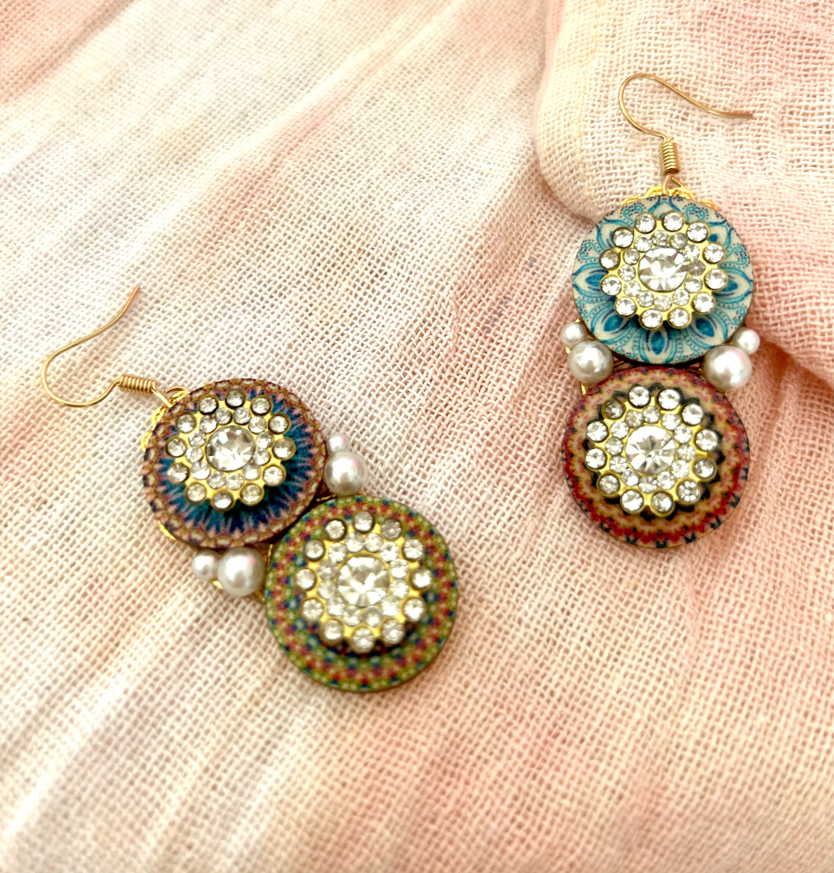 «341» ◤完売◢アシンメトリー*ビジュー耳飾り*