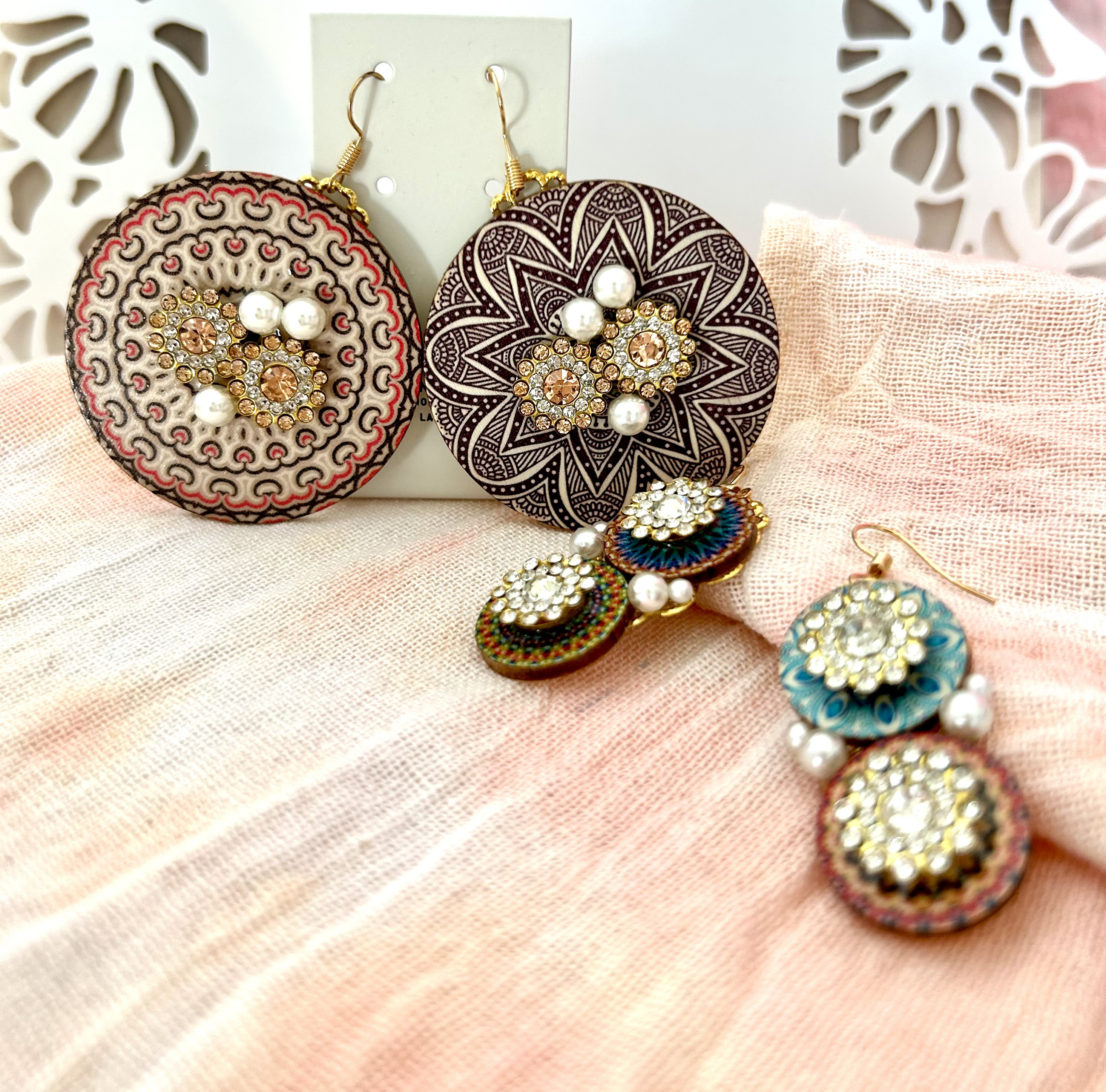 «341» ◤完売◢アシンメトリー*ビジュー耳飾り*