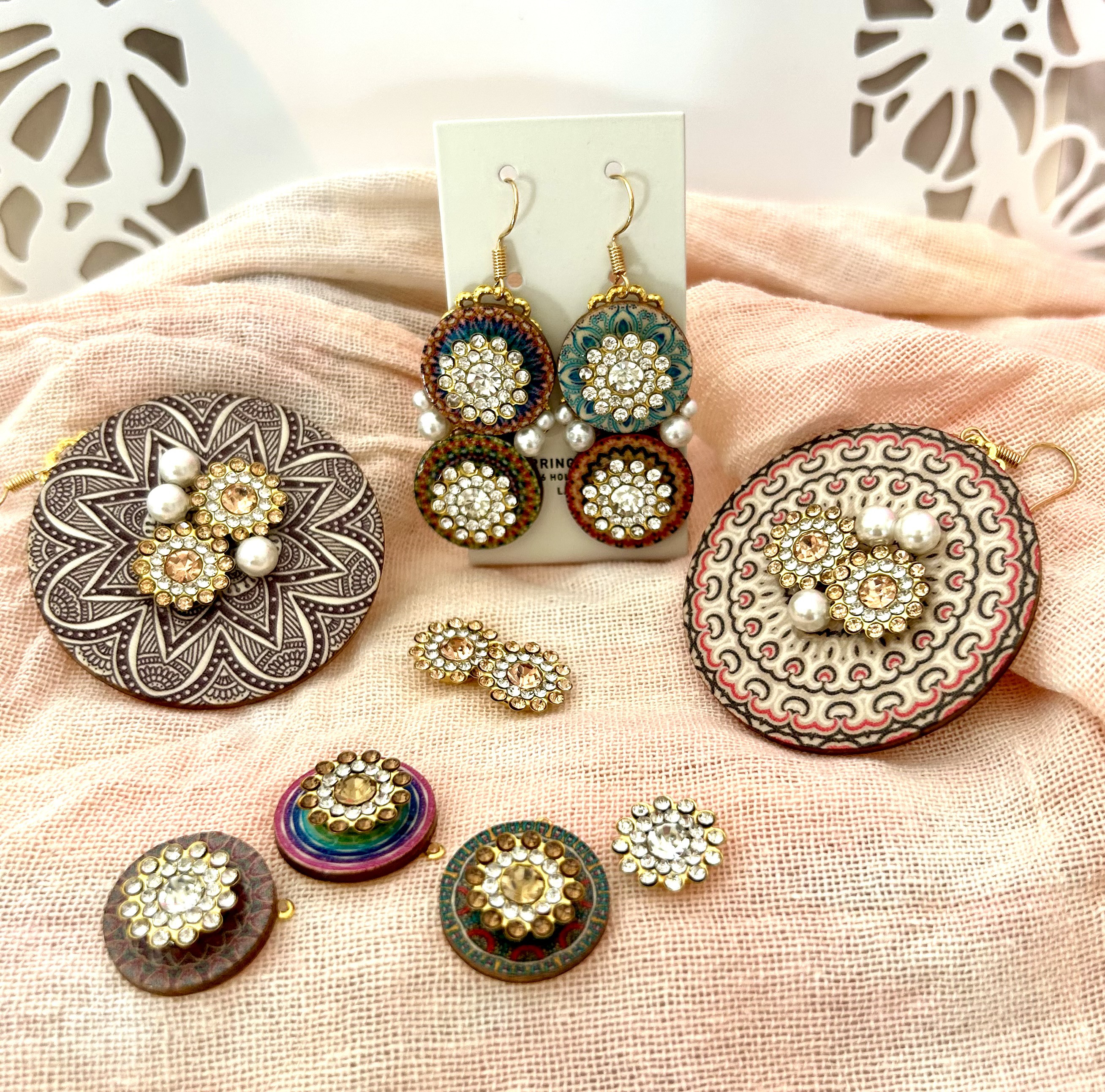 «341» ◤完売◢アシンメトリー*ビジュー耳飾り*