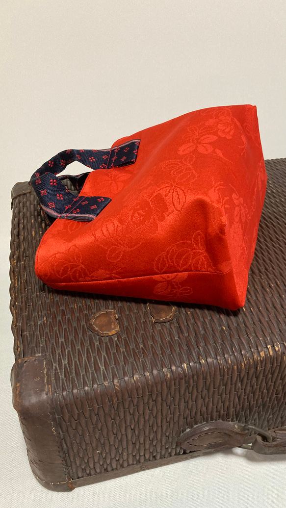 着物リメイク　ハーフミニトートα赤いバラ織り柄 5枚目の画像