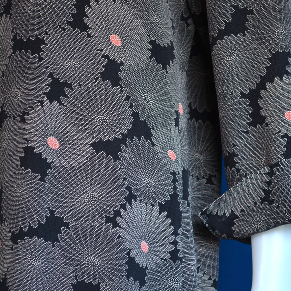 着物リメイク　ロングワンピース＆ロングコート(絹着物地）長袖 15枚目の画像
